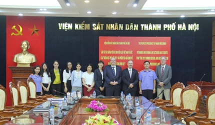 Giảng viên, sinh viên Luật Đại học Passau (Đức) thăm và làm việc tại...